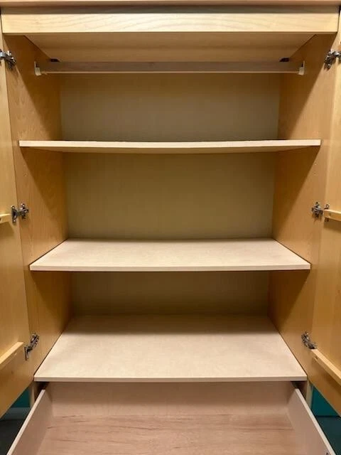 Juego de muebles para bebé Pali de 3 piezas, incluye cambiador con funda y armario Foto 3 de 4