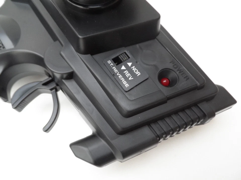 Rare New-Old-Stock Tamiya Expec TTU-01 27mhz AM Radio Transmitter With Aerial - Image 4 of 4