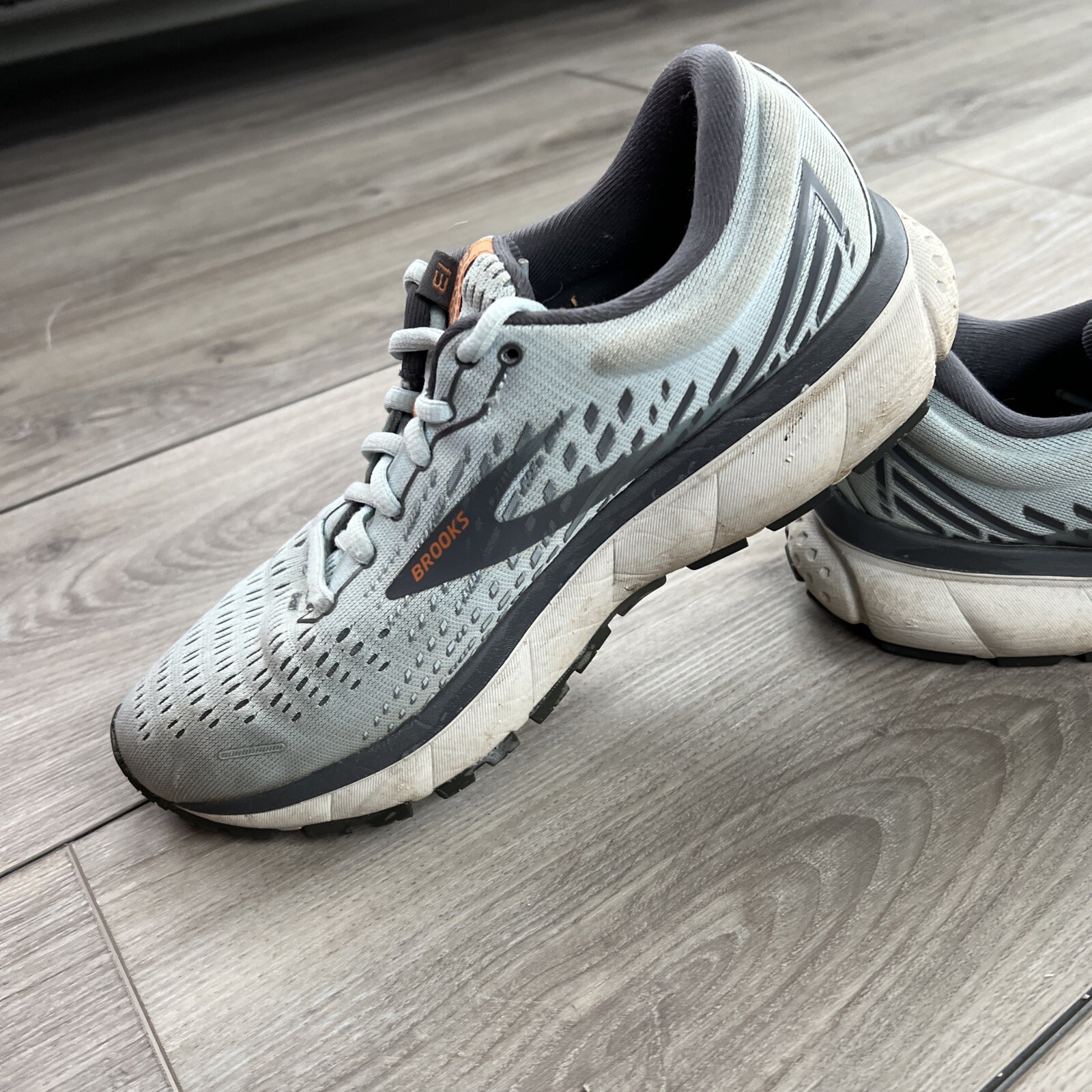 Brooks Ghost Women's Size 7.5 Athletic Running Walking Light Blue Gray