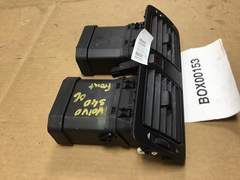 Volvo S40 2006 tablero delantero centro aire acondicionado calefacción ventilación rejilla OEM+ Foto 2 de 4