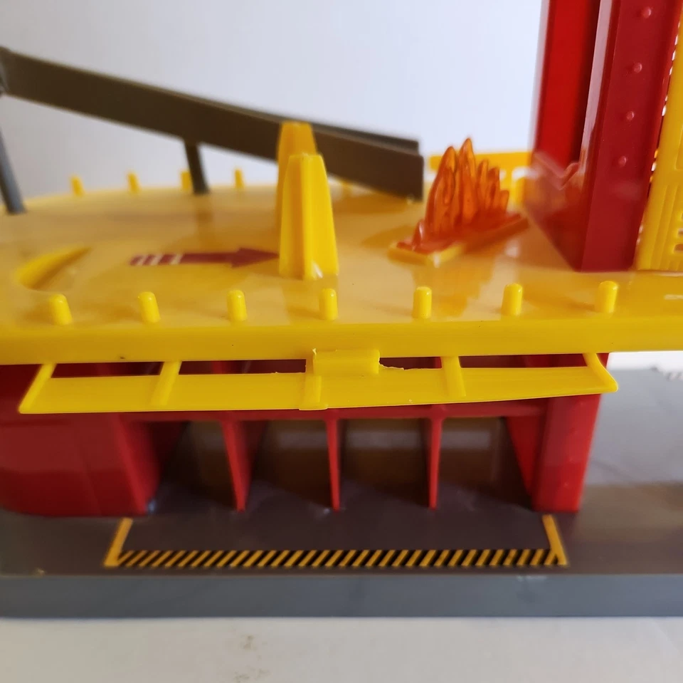 Tonka Garage Playset 51050 Ultimate Rescue Response Station  - Image 4 of 4