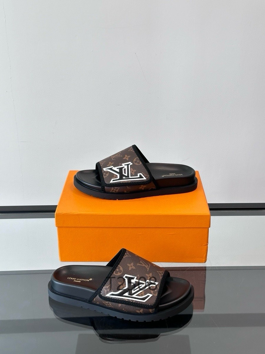 Louis Vuitton Monogram Logo Men display picture 3