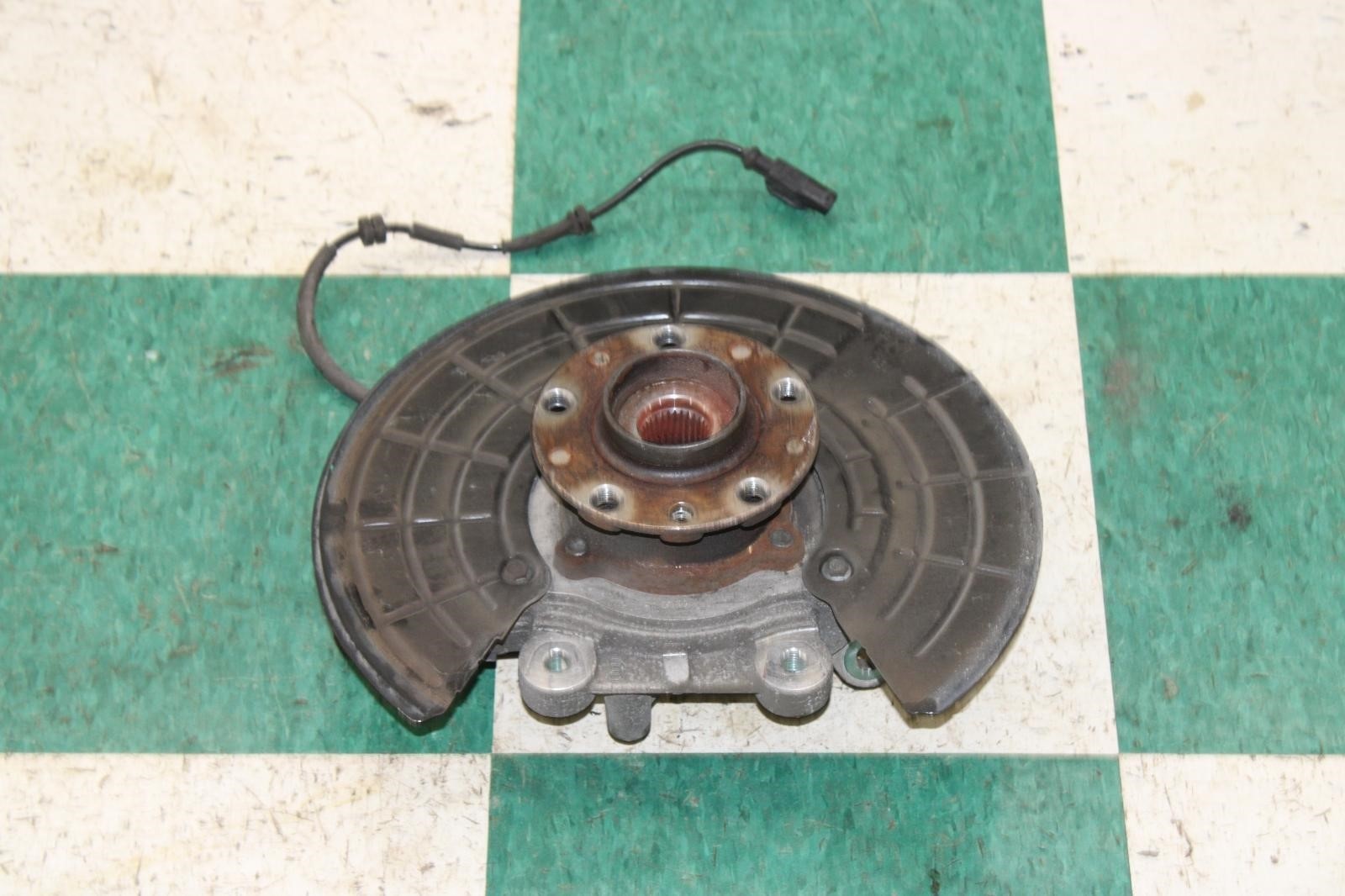 14-17 Ghibli 3.0L Rear Passenger RH RR Spindle Knuckle Hub Assy Factory OEM OE