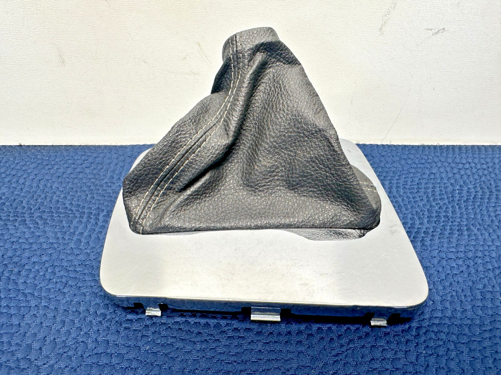 7-10 Saturn Sky Gear Selector Shifter Shift Knob Automatic Transmission Trim OEM