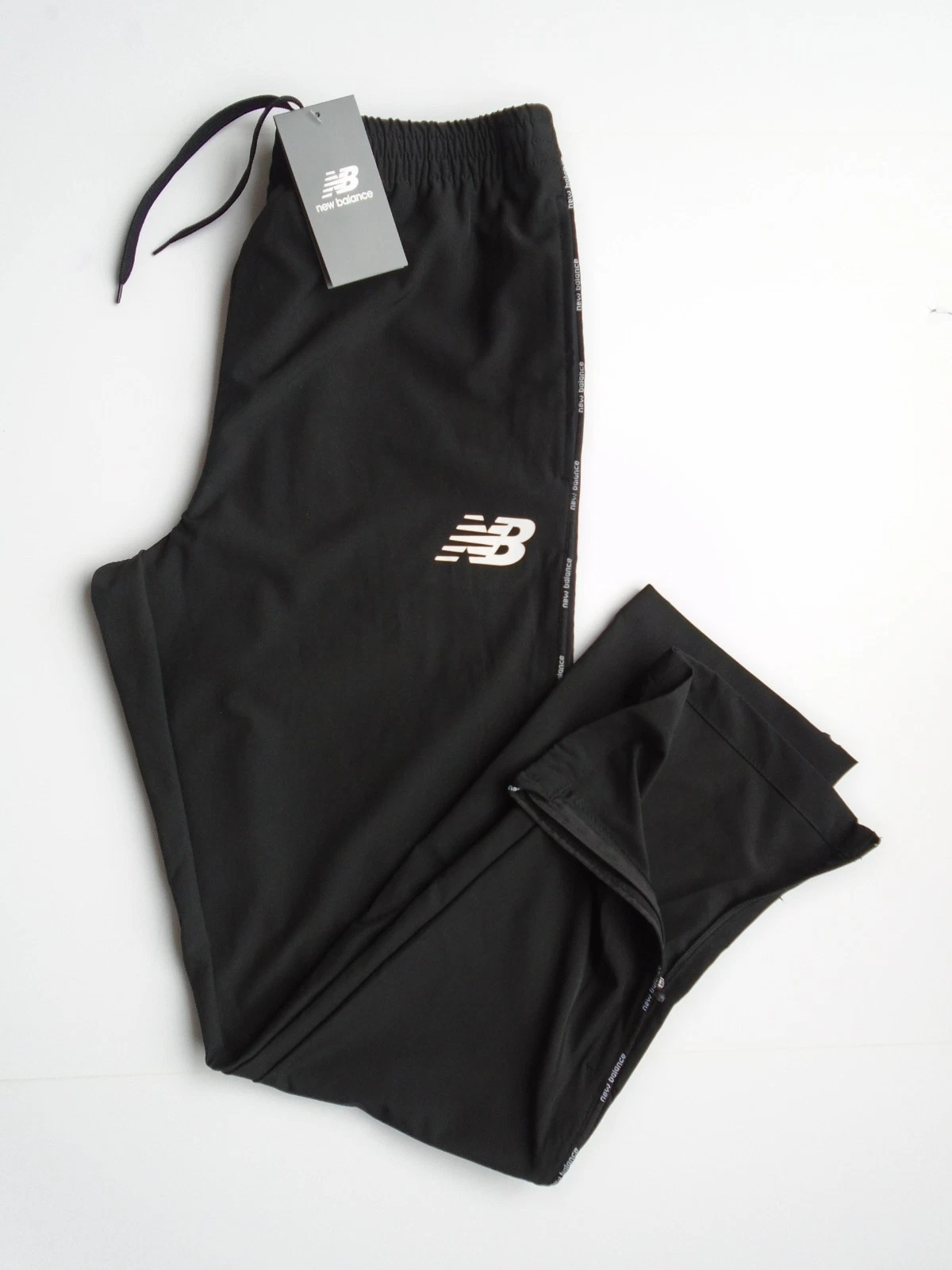 NEW BALANCE All Motion JOGGERS Mens Running Pants Black w/Back Pkt. Sz. S,M,L,XL
Opens in a new wind