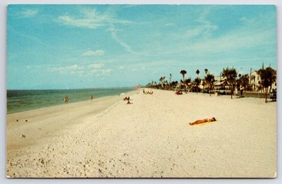 Postcard FL Pass A Grille Beach Florida White Sand Beach Chrome Vintage PC M8771
