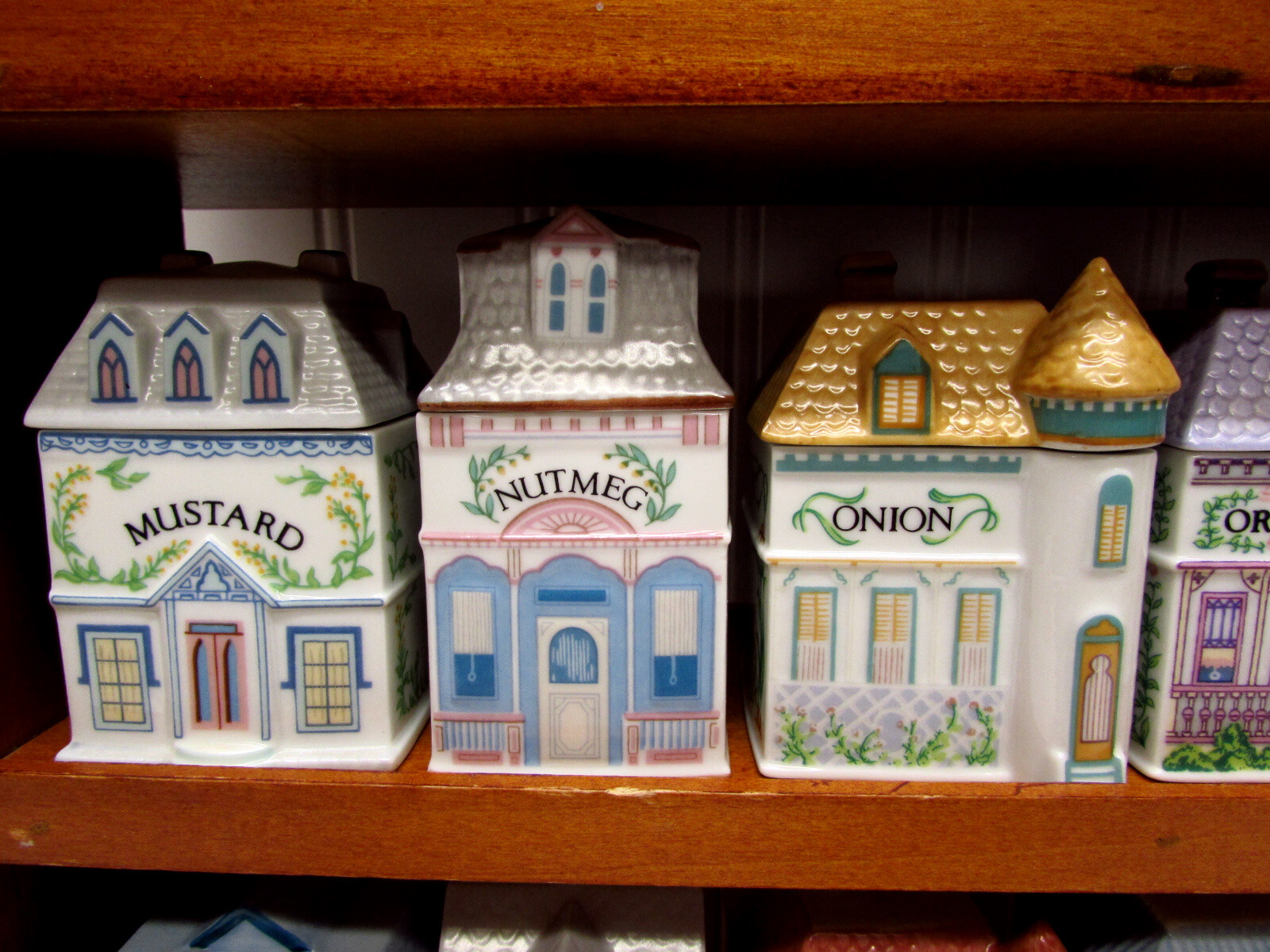 1989 LENOX SPICE VILLAGE HOUSES COMPLETE 24 CANISTERS & WOODEN SHELF