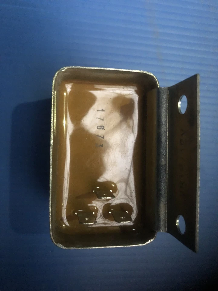 REGULADOR DE VOLTAJE BMW 2002 TI / TII / TURBO E12 E3 E9 2800CS 3.0CS N.O.S Foto 2 de 4