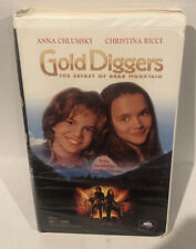  Gold Diggers: Secret of Bear Mountain [VHS] : Anna Chlumsky,  Christina Ricci: Movies & TV