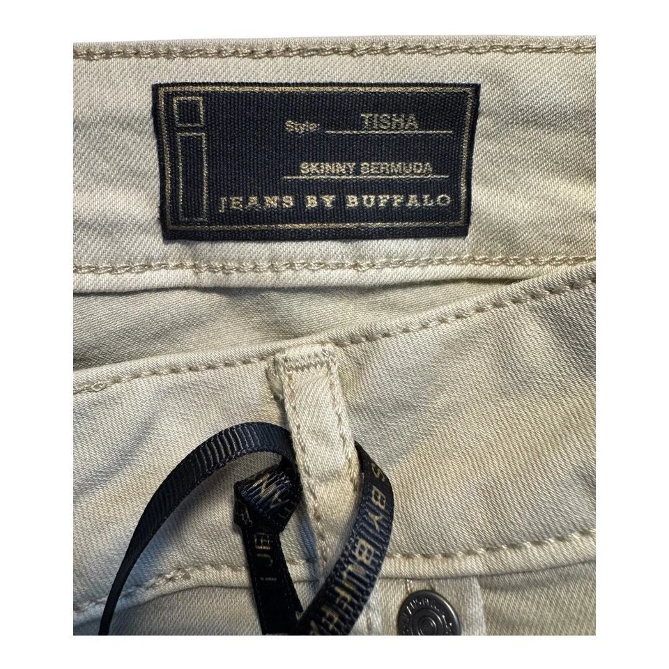 NEW Buffalo Women's Beige Bermuda Shorts Size 12 Mid-Rise Casual Summer NWT - Image 3 of 4