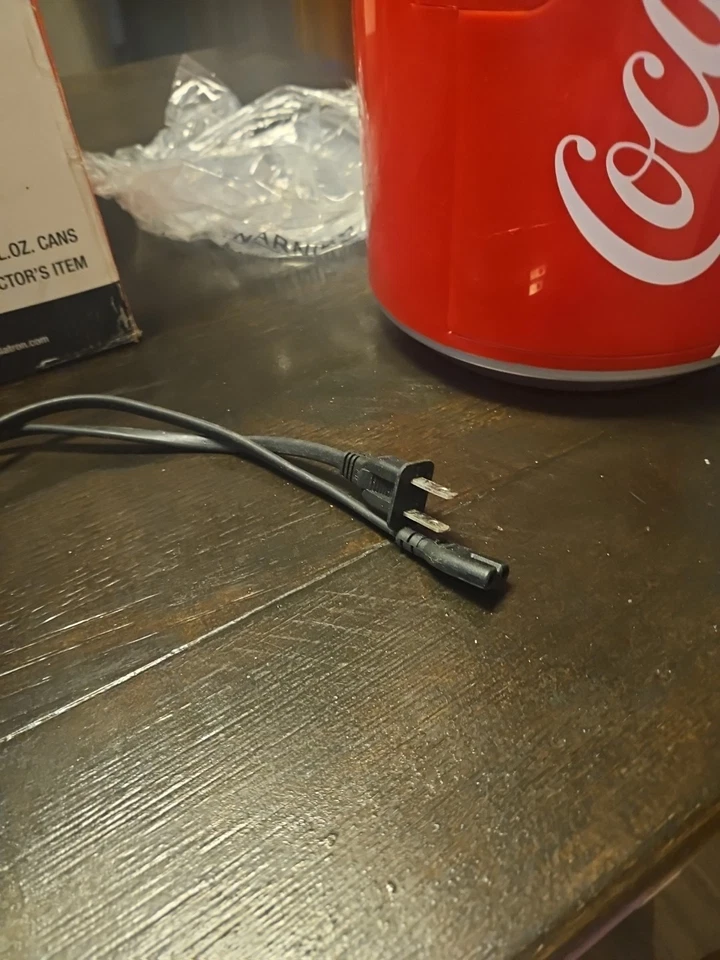 COCA COLA MINI CAN FRIDGE REFRIGERATOR THERMOELECTRIC COOLER 12VDC / 110AC - Image 3 of 4