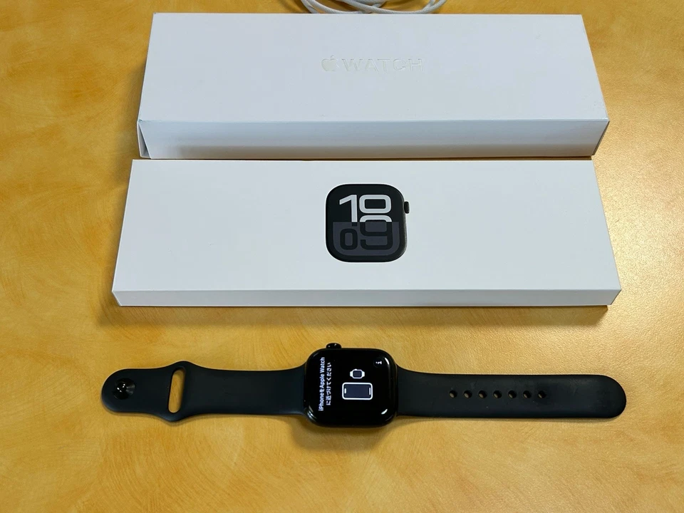 Apple Watch Series 10 GPS + Cellular 46mm Jet Black Aluminium - image 3 of 4