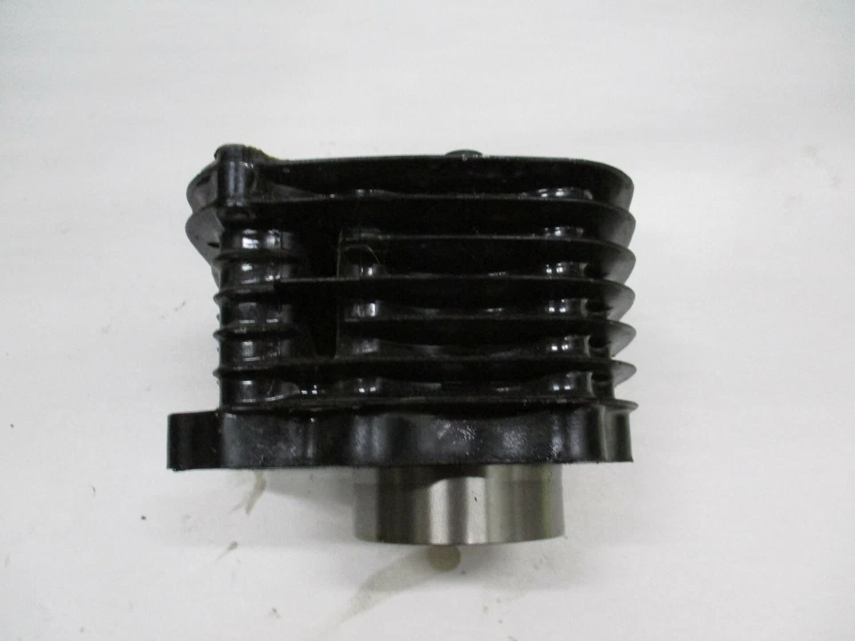 Кувшин цилиндра (173 куб. см) 12100-362-000 1975 Honda XL175 - Изображение 2 из 4