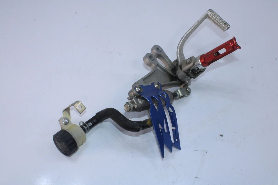 Cilindro maestro de freno trasero 11-17 Suzuki GSXR750 con depósito 69600-47H10 Foto 2 de 4