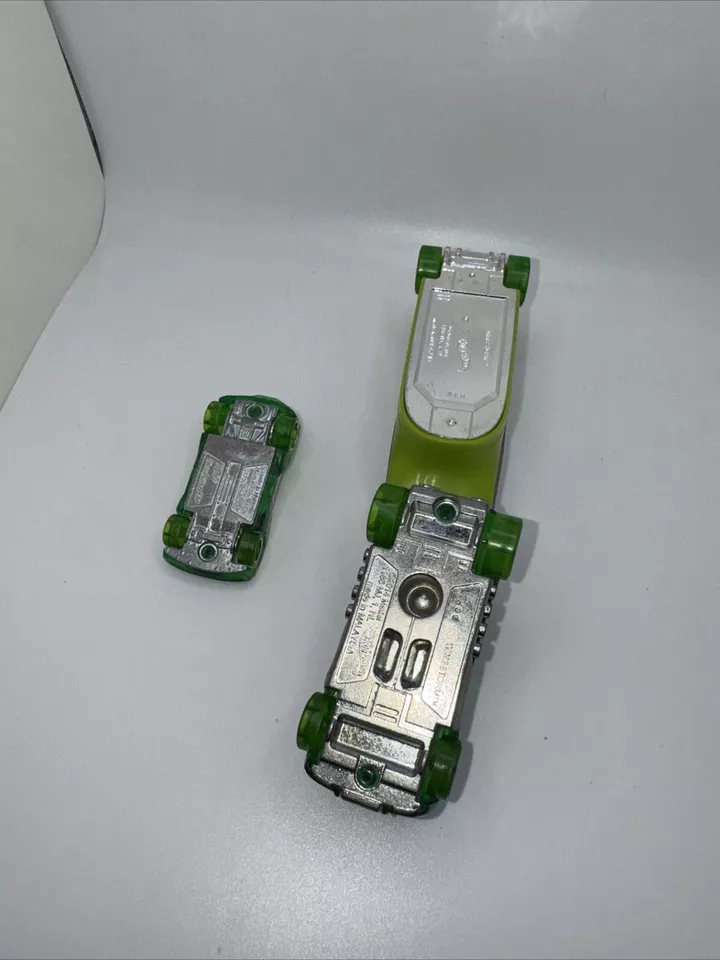 Hot Wheels Rock N Race Wingstorm DieCast Car Truck Semi Set Lote Verde X-raycer Foto 4 de 4