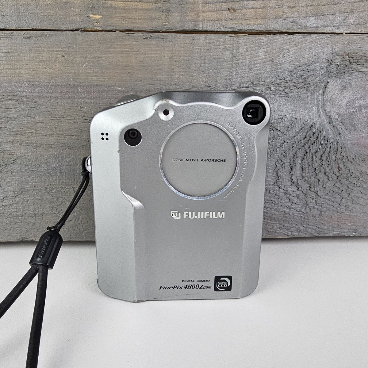 【ジャンク】　FUJIFILM FinePix 4800 zoom Fujifilm FinePix 4800 Zoom 2MP Digital Camera Silver Untested No