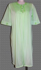 VTG Marittess Sherbet Green Embroidered Quilted Top Nylon Robe Housecoat Wm's M