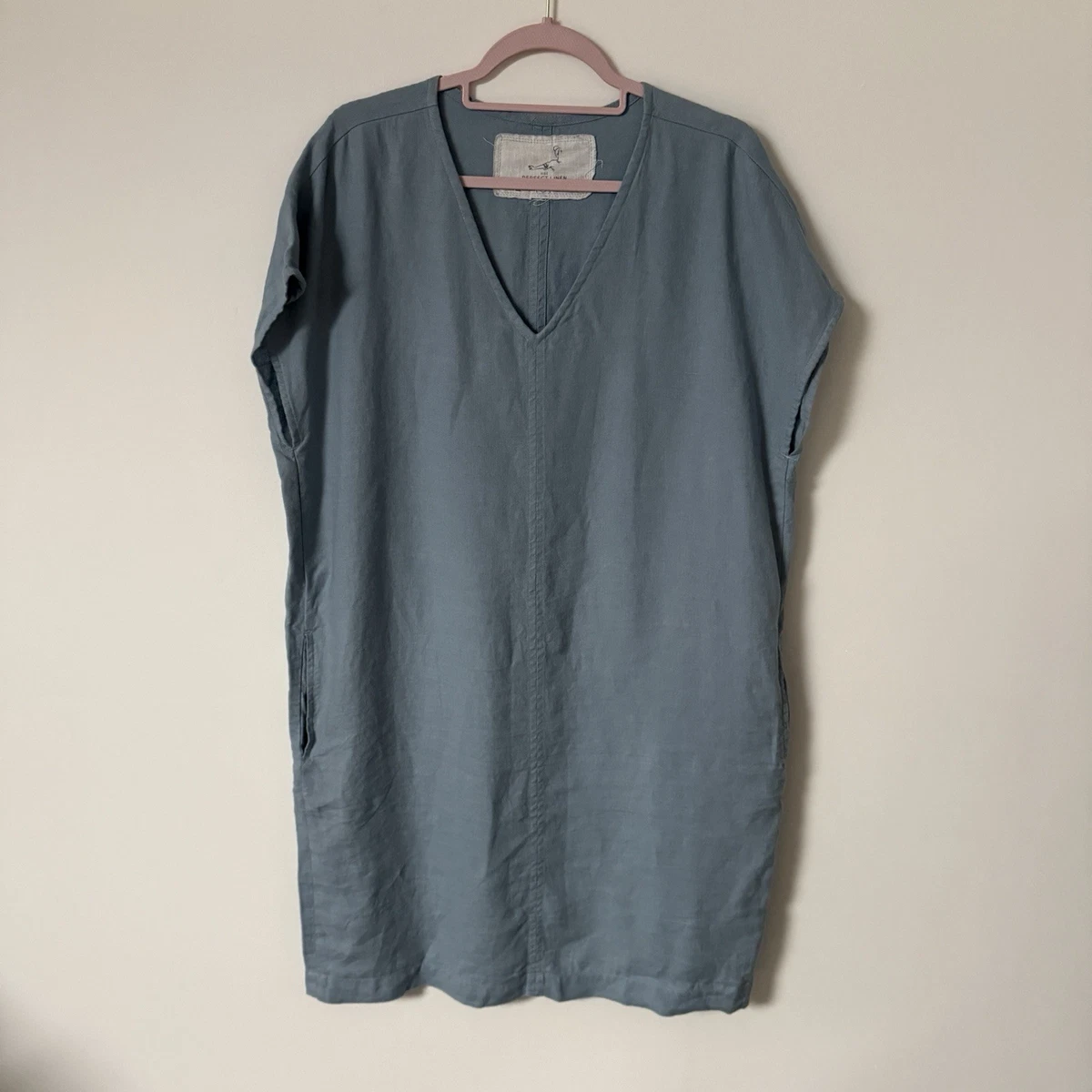 tahari stretch linen dress TAHARI Women's Plus Linen Short Sleeve Split Neck Mini Dress main image 0