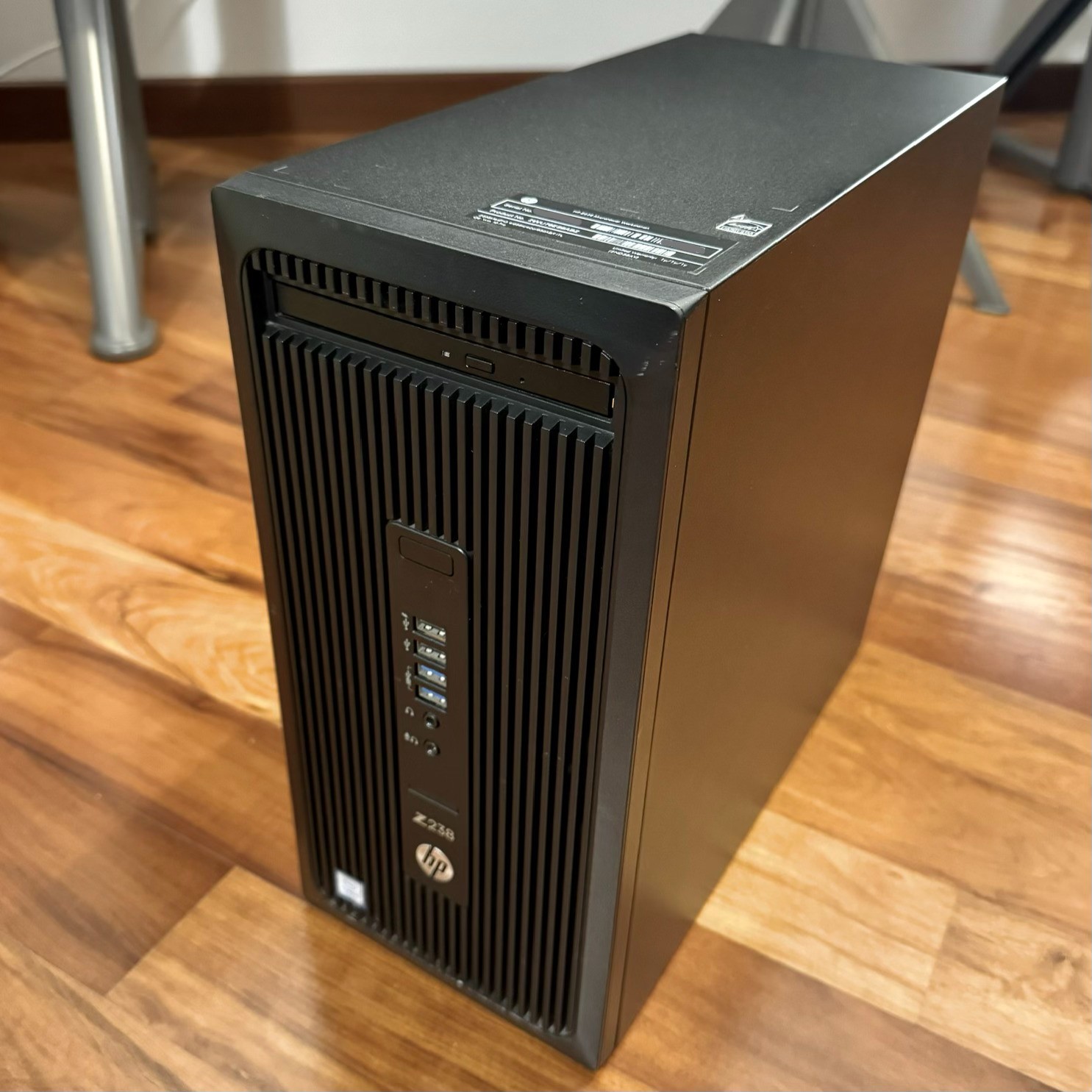 HP Z238 Workstation i5-7500 8GB DDR4 SSD 256GB Win11 Pro DVD-RW DisplayPort