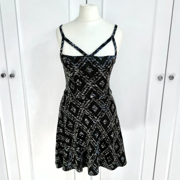 TOP SHOP ärmelloses grau weiß schwarzes Kleid - Größe UK 8