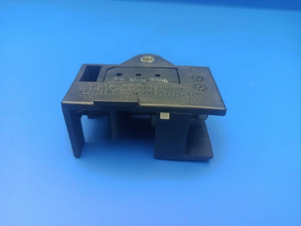 04 BMW Z4 Roadster E85 Positive B Ground Base Through Fire Wall  