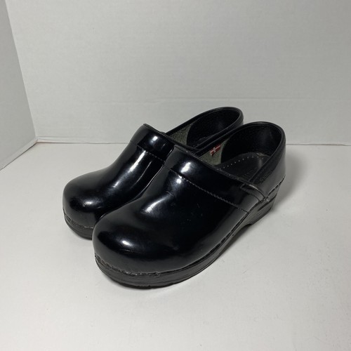 wide clogs and mules