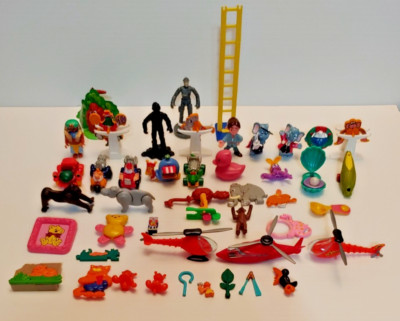 VINTAGE KINDER SURPRISE TOY LOT OF 43 FERRERO + 2 VIACOM FIGURES