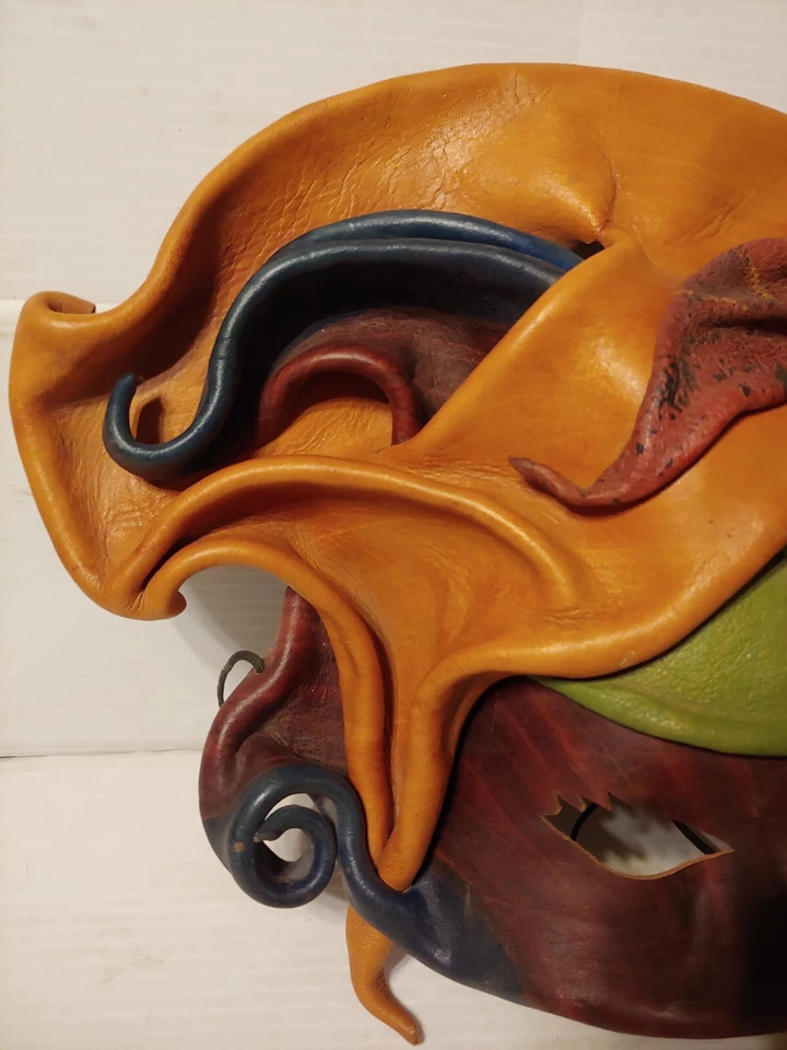 Máscara de cuero vintage firmada Mardi Gras Steam Punk arte hecha a mano Foto 2 de 4