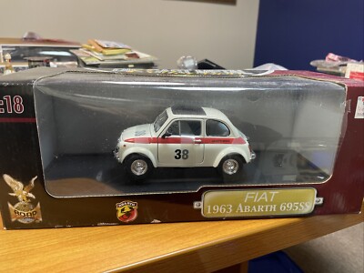 Road Signature 1/18 1963 Fiat Abarth 695SS White