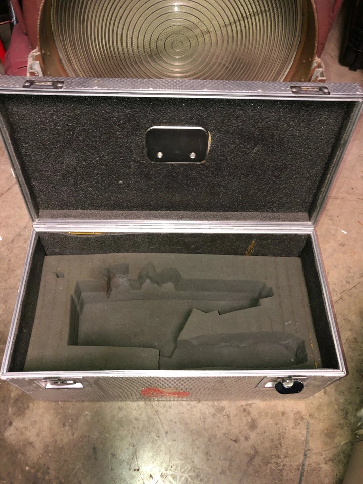 AATON 35mm Cámara de Cine Fábrica Euro Rigidizada Envío Estuche. RARO. Excelente! Foto 2 de 2