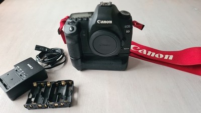 Canon EOS 5D Mark II camera body (shutter count 23k)