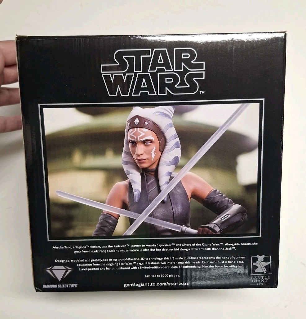 Gentle Giant & Diamond Select 1:6 Scale Ahsoka Tano Mini Bust The Mandolorian