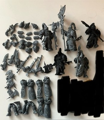 Games Workshop Warhammer 40K Custodian Wardens, 5 built 3 unbuilt