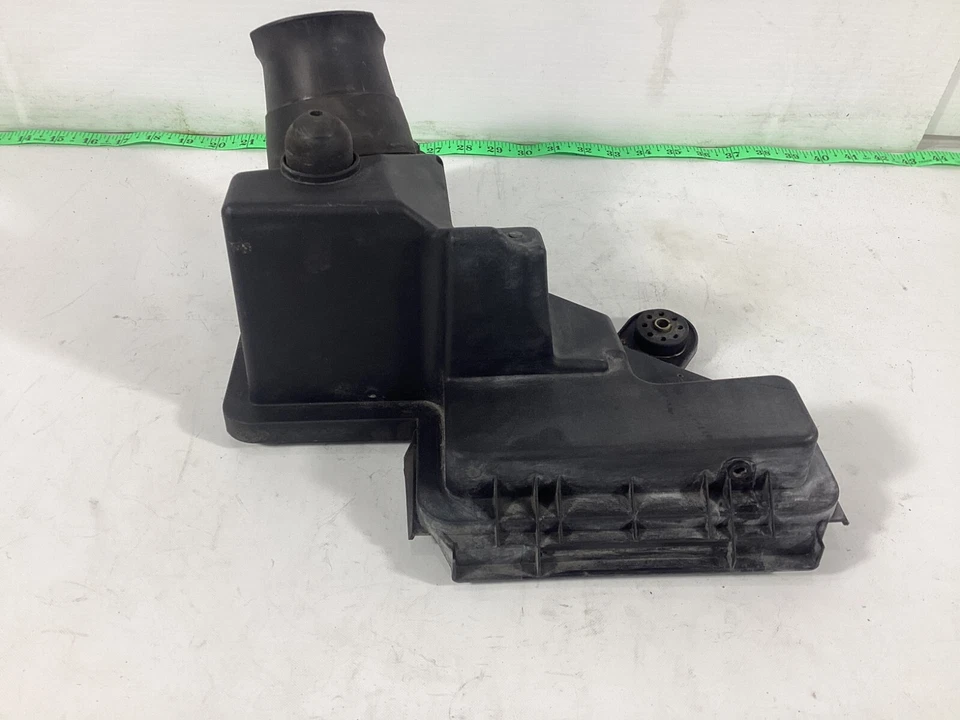 BMW 750i E65 2006-2008 conductor caja de admisión de aire filtro limpiador cubierta exterior OEM. Foto 3 de 4