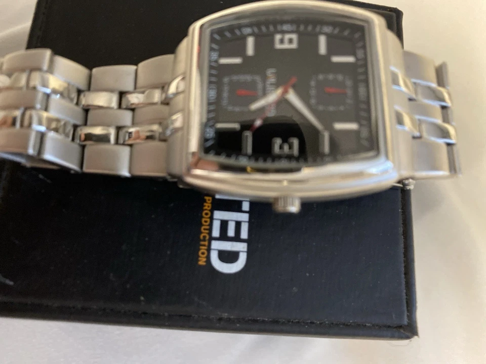 Kenneth Cole Unlisted Men's Watch Black/Silver Tone Stainless Steel - Image 2 of 3