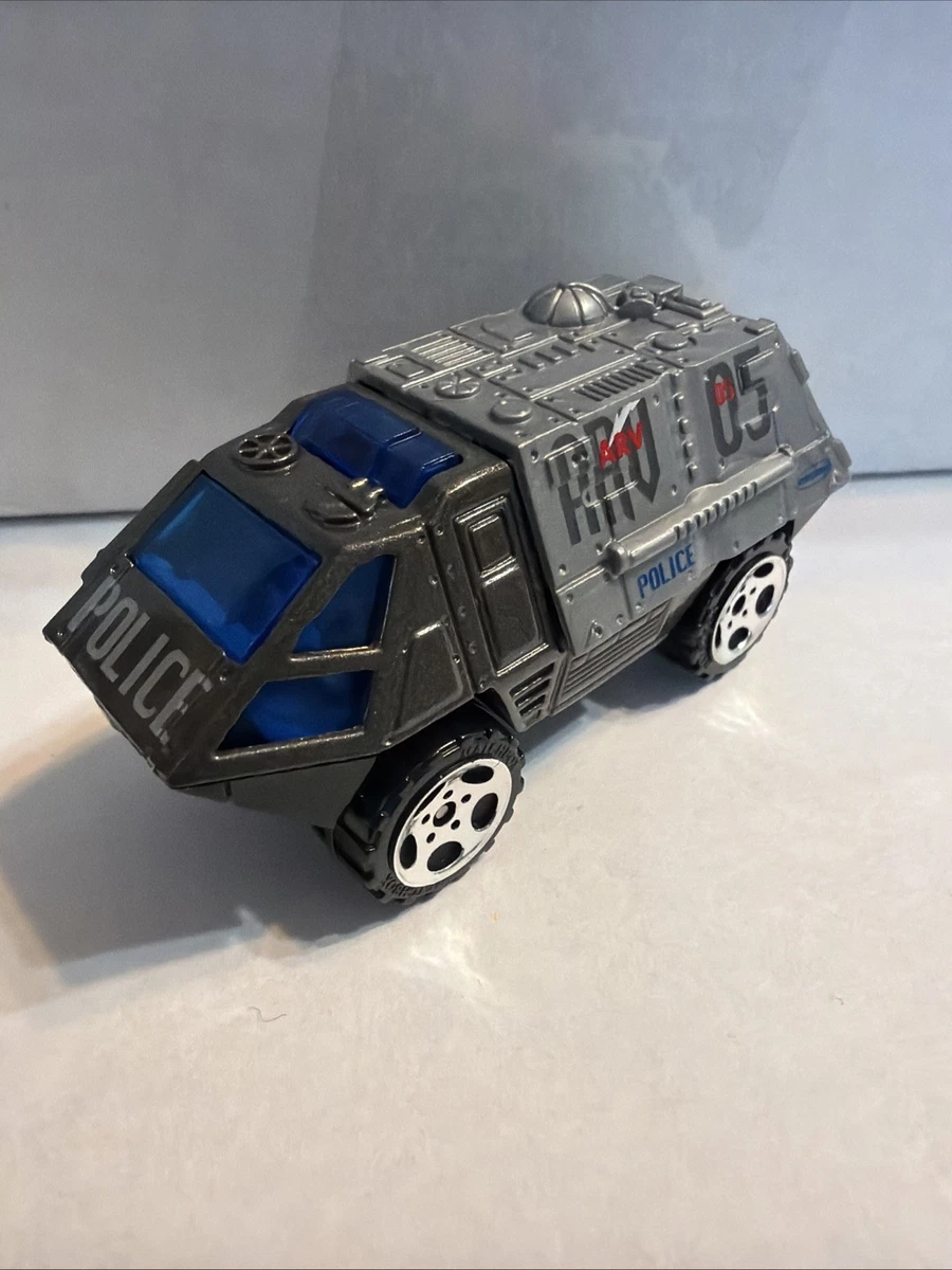 Master 1/64 Hm H1 1999 SUV Police Car Model Diecast Toy