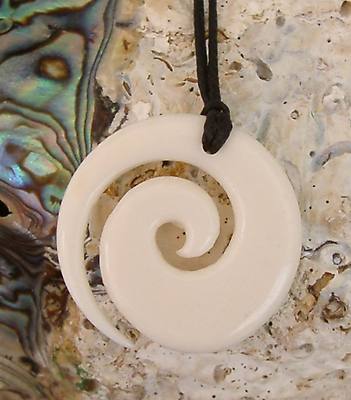 Koru  Maori Knochen Carving  Neuseeland