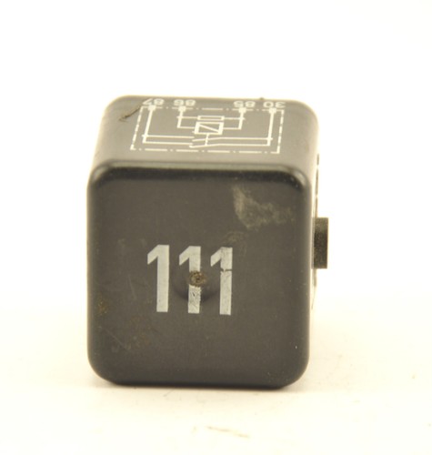 VW AUDI SEAT SKODA KRAFTSTOFFPUMPE 111 RELAIS 357906381 B