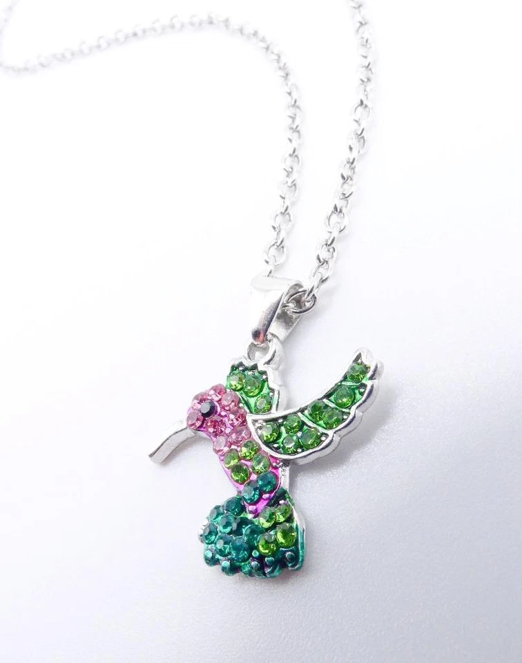 NUEVO Delicado Collar 18" Chapado en Oro Blanco 18kt Multi Cristales Colibrí Dije Foto 3 de 4