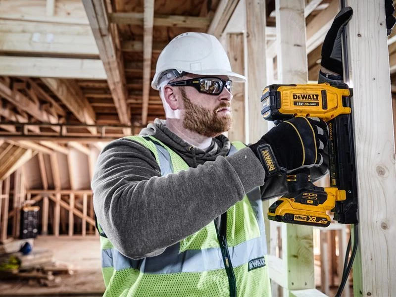 DeWalt DCN701N XJ 18V XR Electrician Stapler 25mm Body Only