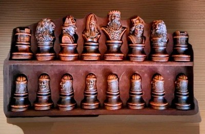 SAC Studio Anne Carlton Richard The Lionheart Chess Set 