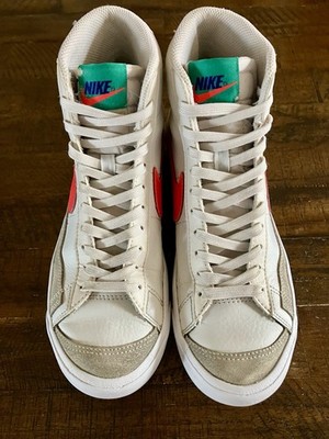 NIKE BLAZER MID  77  WITH BRIGHT CRIMSON SWOOSHES