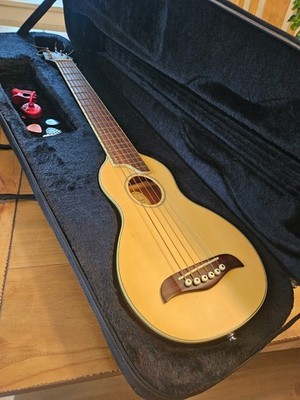 34-inch solid spruce-top Washburn Rover Acoustic Guitar (RO10-S)