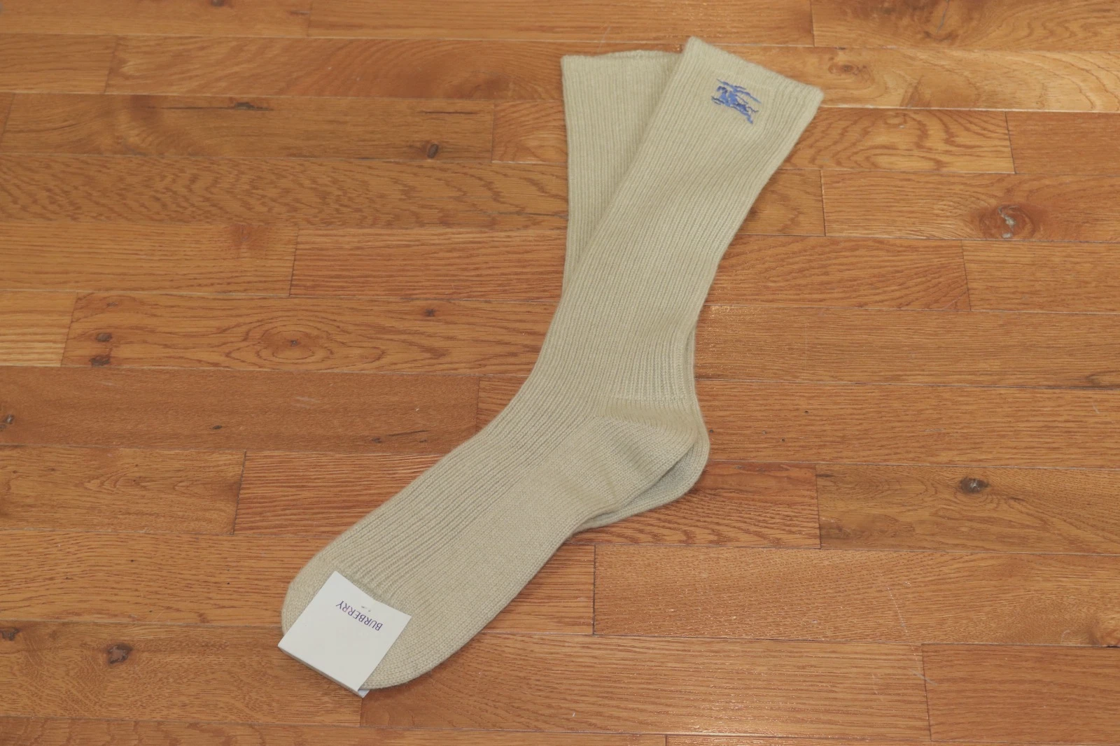 BNWT Burberry London Ribbed Cashmere Blend Socks Size Medium MSRP 200!!