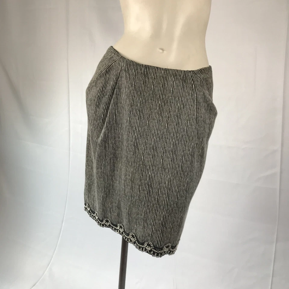 Vintage Size 8 Geoffrey Beene Black and White Stripe Skirt - Image 2 of 4