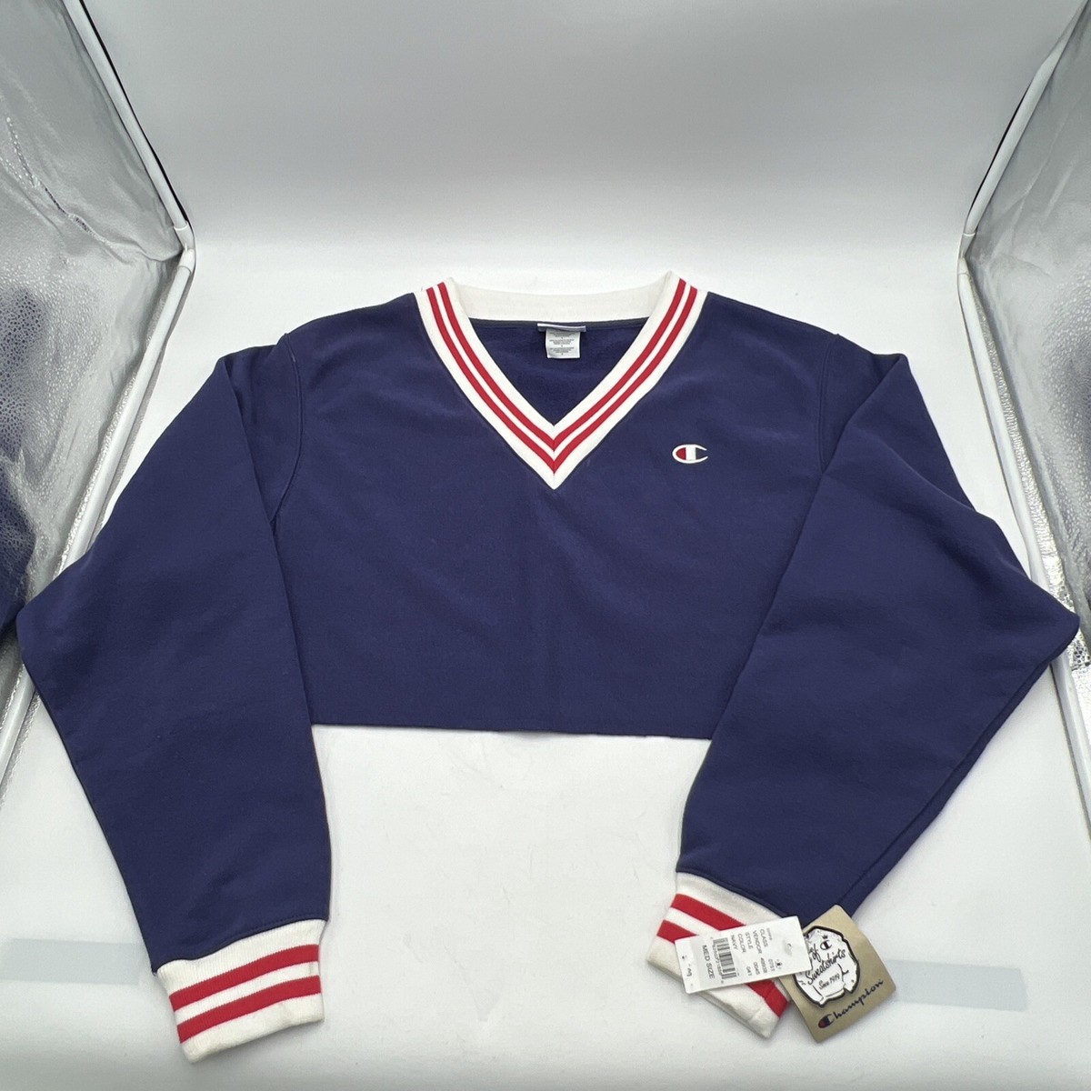 CHAMPION REVERSE WEAVE BLUE V NECK CROPPED SWEATSHIRT CHAMPION REVERSE WEAVE BLUE V NECK CROPPED SWEATSHIRT
