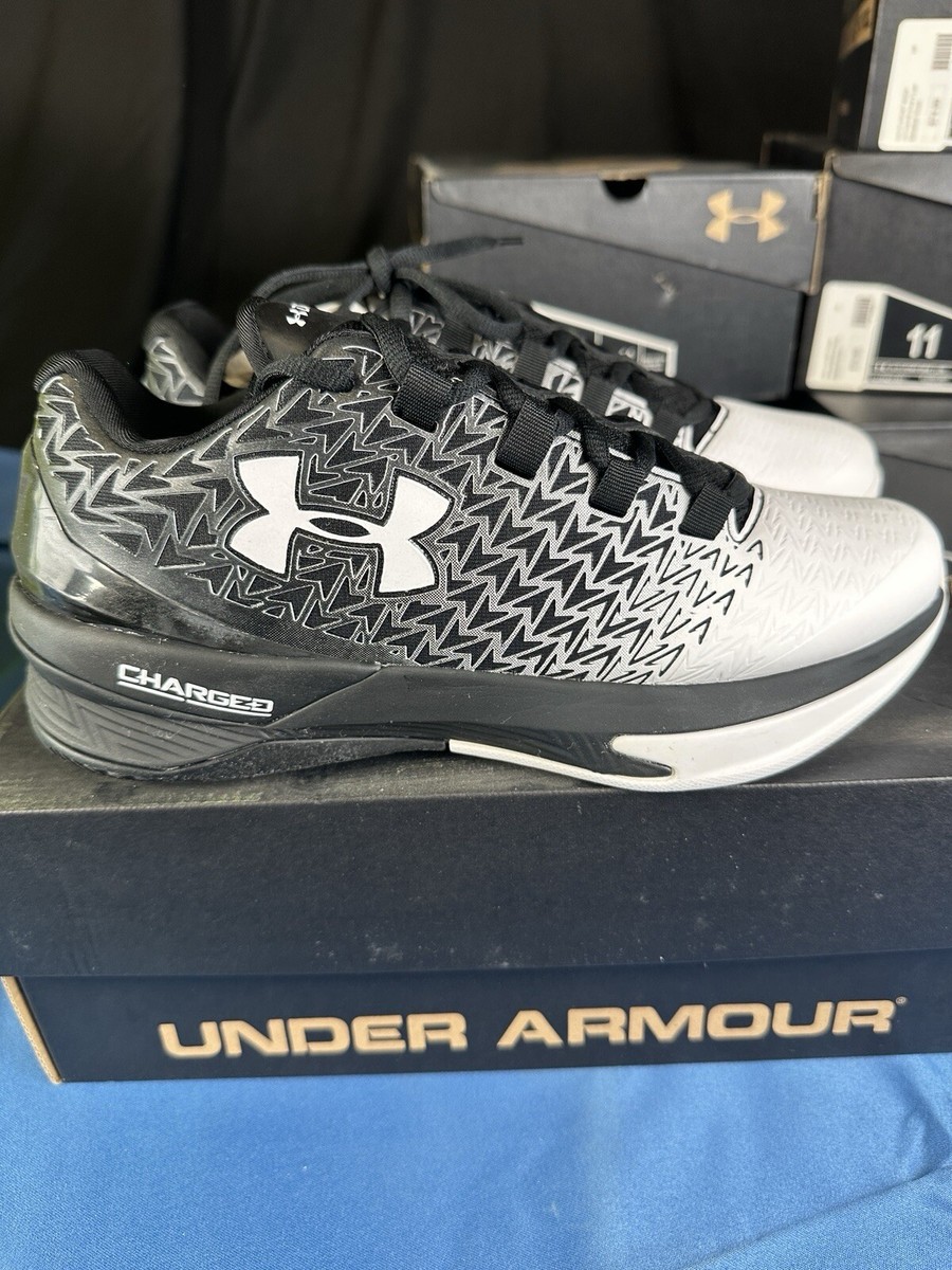 New Under Armour clutchfit drive Low Black And White Sz