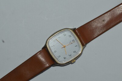 Q&Q 6-T10214 Mechanical Wind Up Watch 29.5mm Sold As-Is Good For Parts 1970's