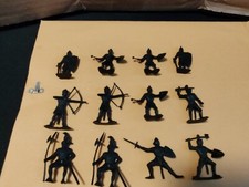 VINTAGE 1960S - "RENAISSANCE/MEDIEVAL TOY SOLDIERS/KNIGHTS FIGURINES LOT OF 12