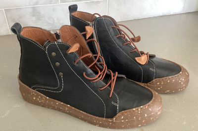 BIZA Premium Leather Boxer Boots Women s Size 9 Black Ankle Booties Zip Closure